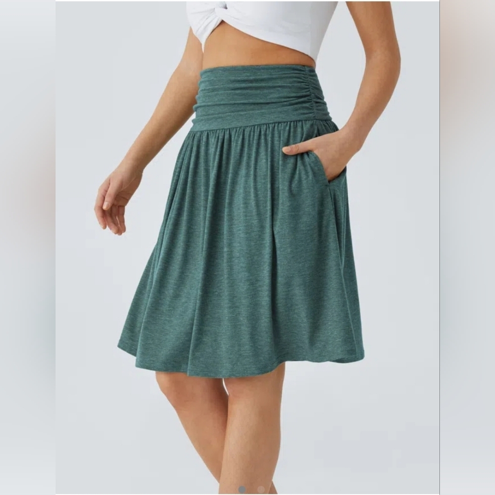 NWT HALARA Pocket Skirt